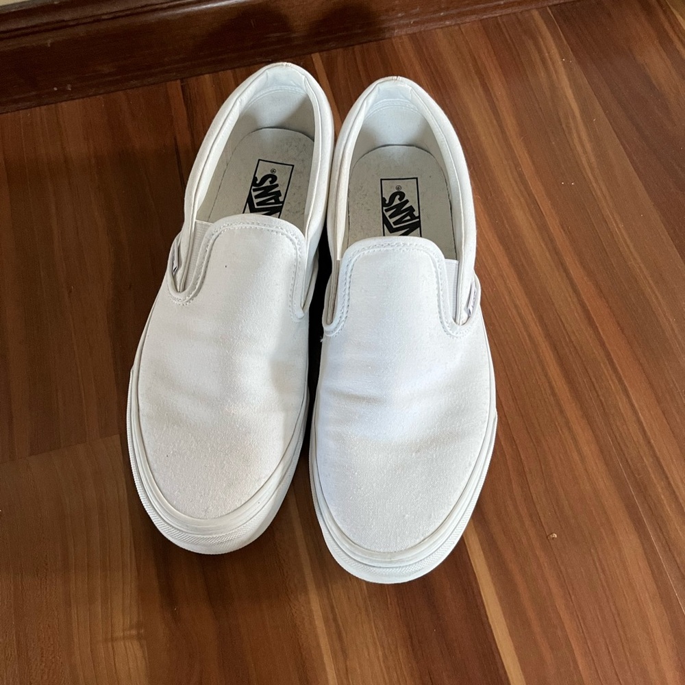 Vans White Classic Slip-ons size 11 mens-like new!